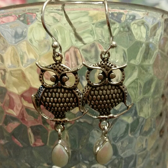 .925 Silver Owl with Pearl Dangle Hook Earrings - Picture 8 of 8